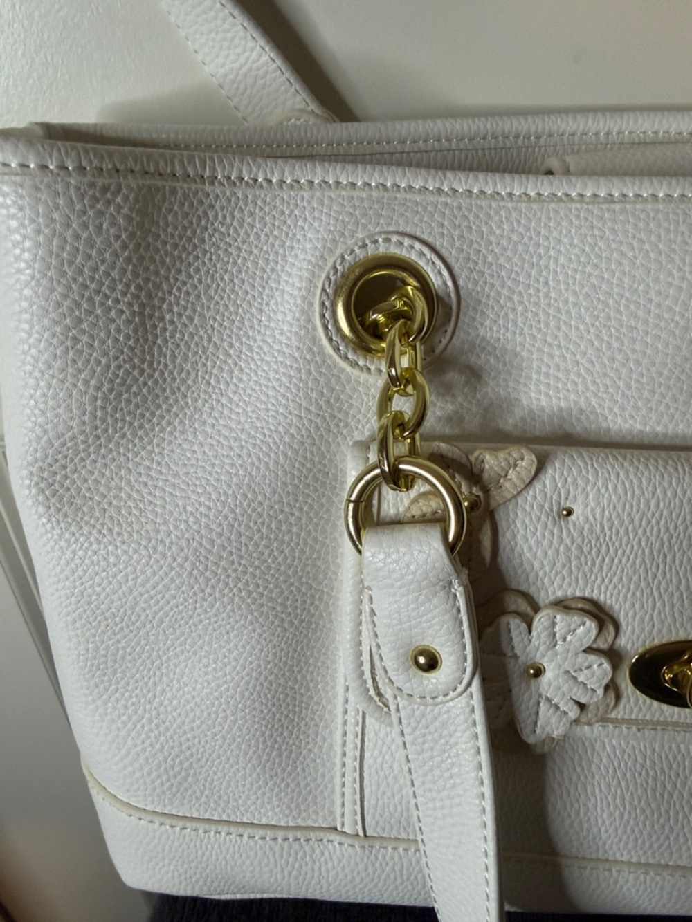Liz Claiborne White Shoulder Tote with Floral & Butterfly Appliques - Picture 2 of 10